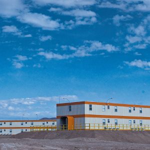 campamento de operaciones de minera esperanza